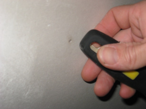 Small Tips for Patching Small Holes in Drywall DIY